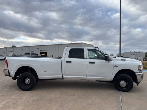 Used 2024 RAM 3500 Tradesman w/ Chrome Appearance Group AWD/4WD image 7