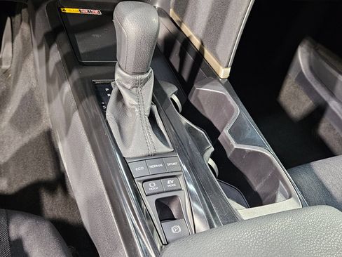 Used 2025 Toyota Camry LE FWD image 32