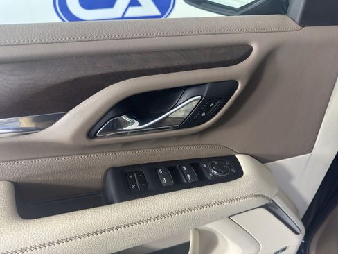 Used 2021 GMC Yukon XL Denali w/ Denali Premium Package AWD/4WD image 15