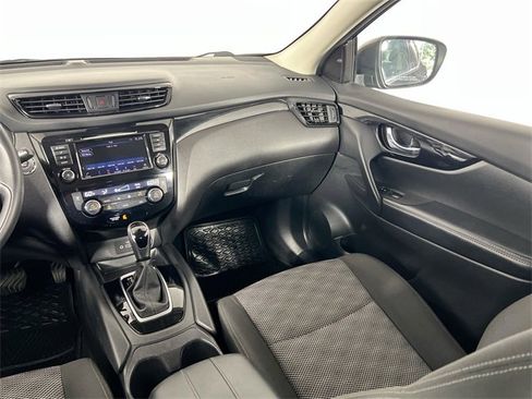 Used 2019 Nissan Rogue Sport SV image 26