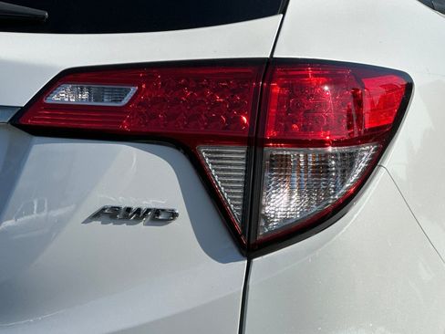Used 2021 Honda HR-V EX-L image 12