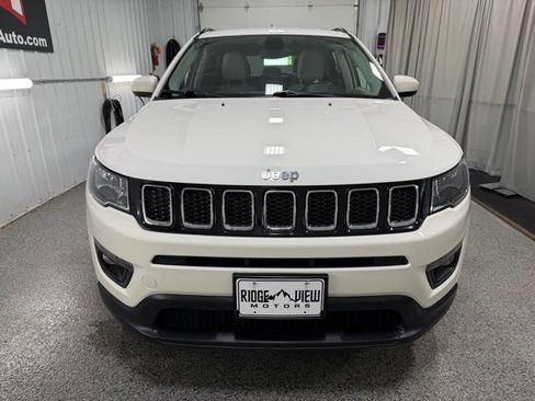 Used 2019 Jeep Compass Latitude w/ Cold Weather Group AWD/4WD image 2