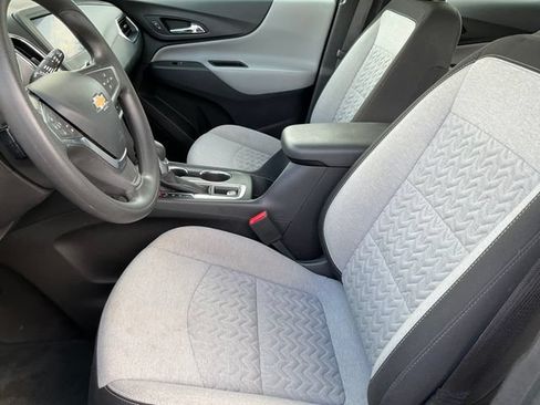 Used 2022 Chevrolet Equinox LS FWD image 5