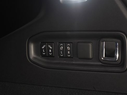 Used 2026 Cadillac Vistiq Luxury image 11