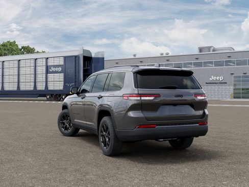 New 2026 Jeep Grand Cherokee L 2WD image 3