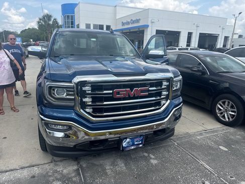 Used 2018 GMC Sierra 1500 SLT image 2