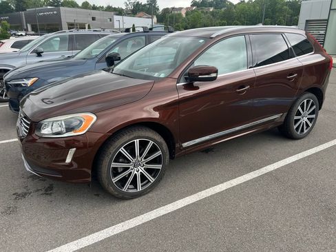 Used 2017 Volvo XC60 T6 Inscription w/ Climate Package AWD/4WD image 5