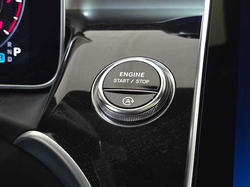 Certified 2026 Mercedes-Benz GLC 300 4MATIC image 32