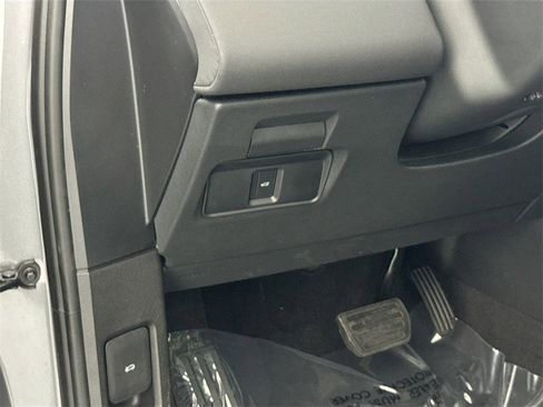 Certified 2026 Land Rover Range Rover Evoque S image 10