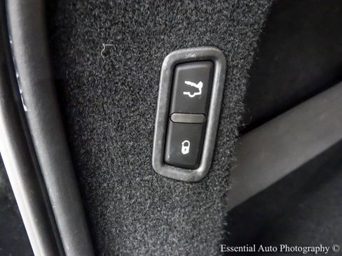 Used 2018 Maserati Levante AWD/4WD image 28