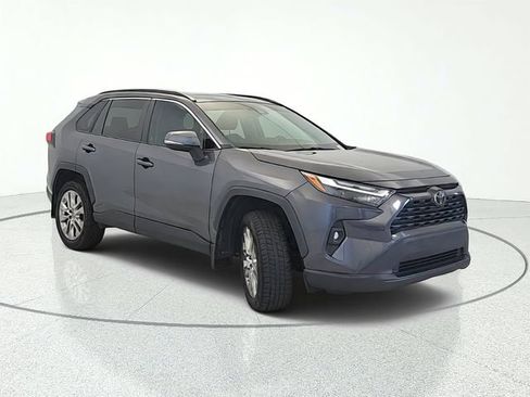 Used 2022 Toyota RAV4 XLE Premium AWD/4WD image 8