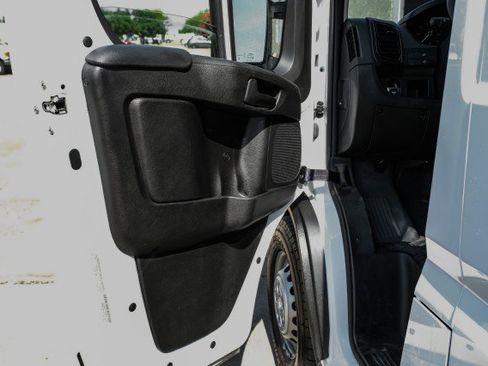 Used 2024 RAM ProMaster 2500 FWD image 30