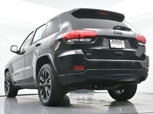 Used 2017 Jeep Grand Cherokee Altitude AWD/4WD image 49