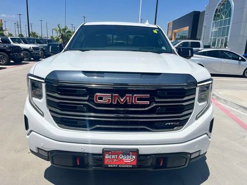 Used 2023 GMC Sierra 1500 AT4 w/ AT4 Premium Package AWD/4WD image 2