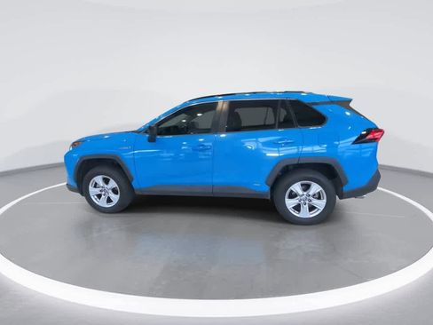Used 2021 Toyota RAV4 LE AWD/4WD image 5