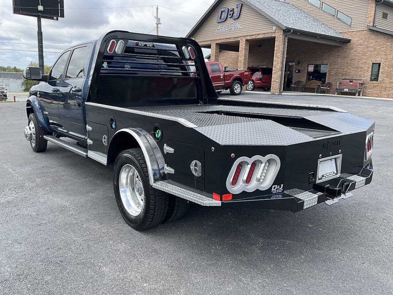 Used 2019 RAM 5500 Laramie AWD/4WD image 3