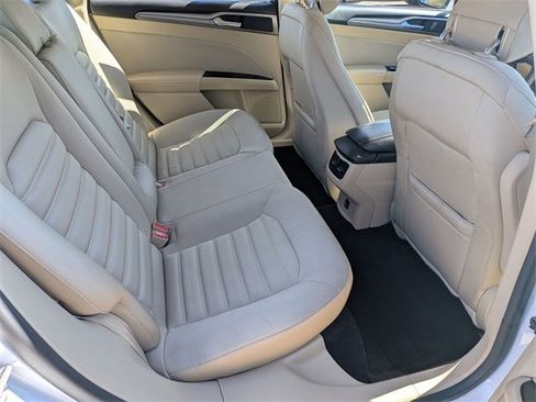 Used 2014 Ford Fusion SE image 24
