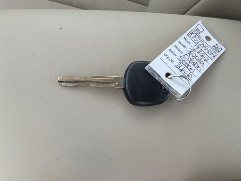 Used 1999 Toyota Avalon XL image 21