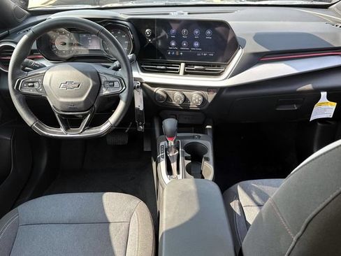 Certified 2024 Chevrolet Trax RS FWD image 14