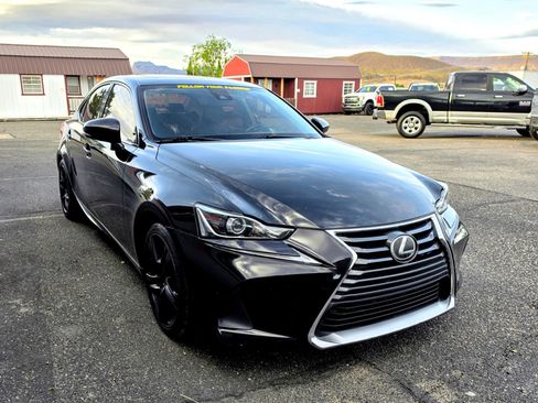 Used 2017 Lexus IS 200t w/ Premium Package RWD image 7