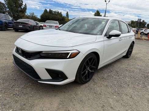 Used 2024 Honda Civic Sport Touring image 1