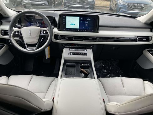 New 2025 Lincoln Aviator Reserve w/ Equipment Group 201A image 18