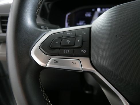 Used 2022 Volkswagen Taos SEL image 27