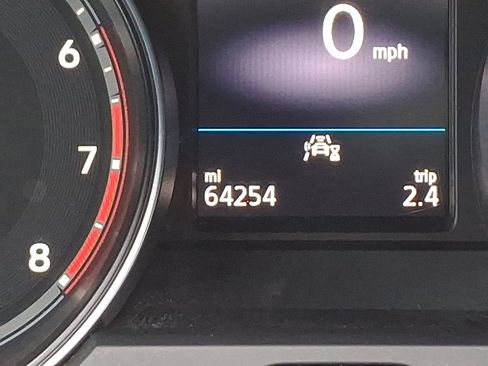 Used 2021 Volkswagen Atlas Cross Sport SE w/ Panoramic Sunroof Package image 21