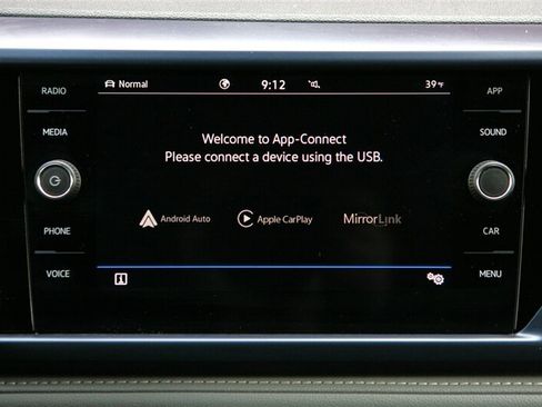 Used 2023 Volkswagen Taos SE image 21