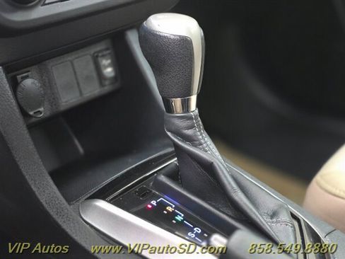 Used 2016 Toyota Corolla LE image 25