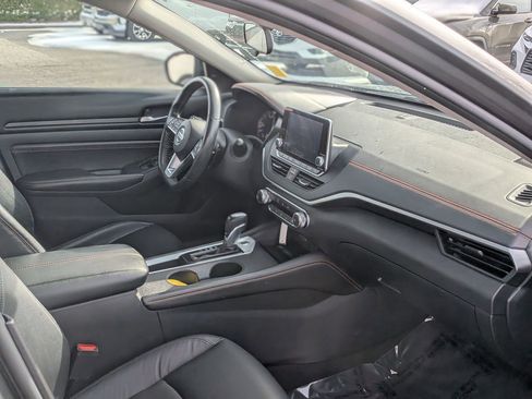 Used 2022 Nissan Altima 2.5 SR image 32