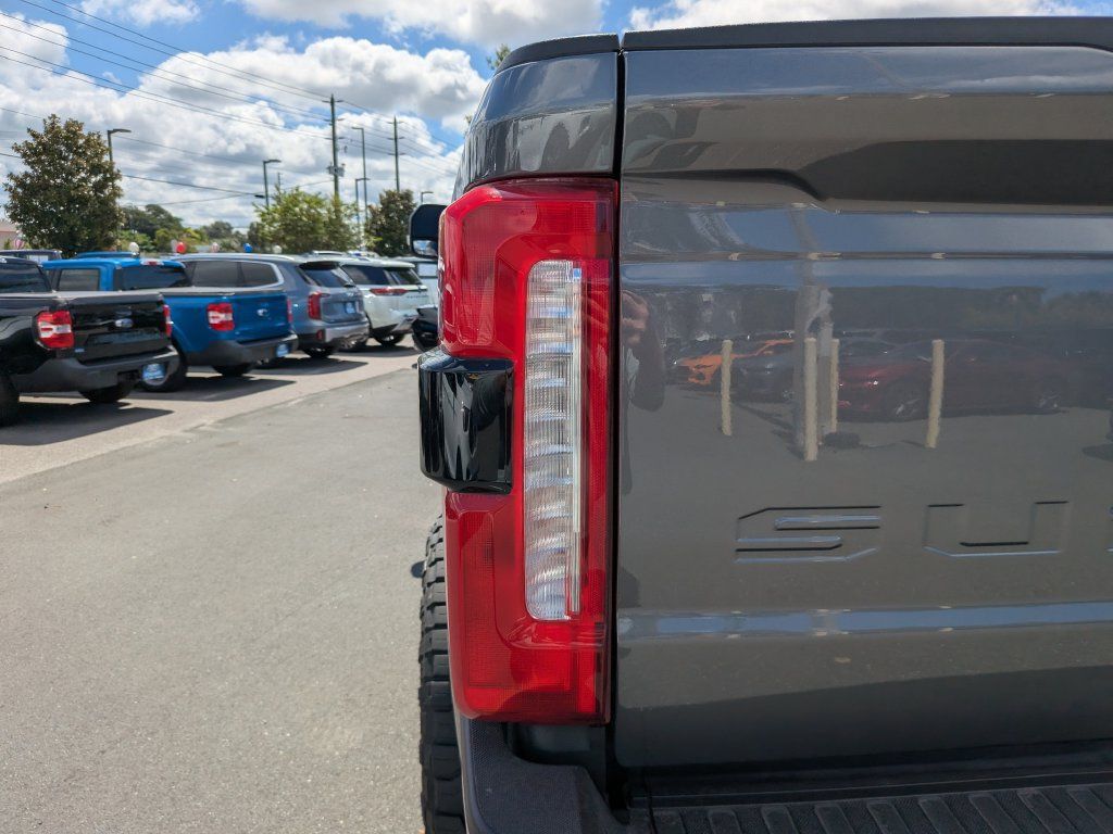 Used 2025 Ford F250 Lariat w/ Chrome Package AWD/4WD image 12