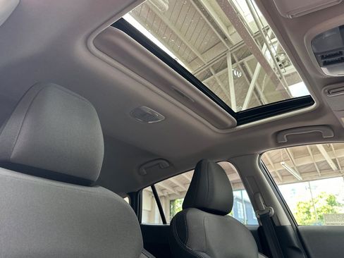 Used 2025 Subaru Crosstrek 2.0i Premium image 21