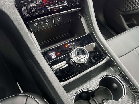 New 2025 Jeep Grand Cherokee L Limited w/ Black Appearance Package image 17