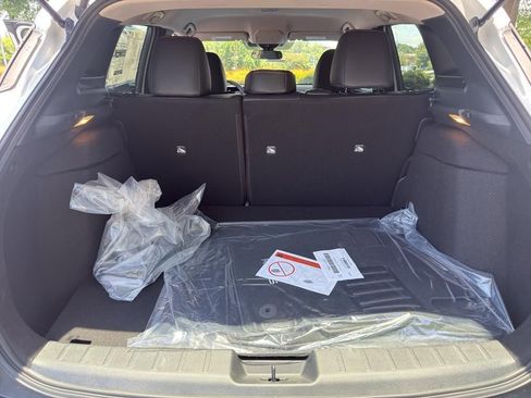 New 2025 Nissan Kicks SR image 29