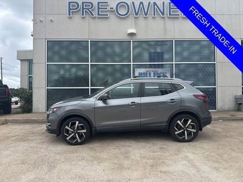 Used 2021 Nissan Rogue Sport SL FWD image 1