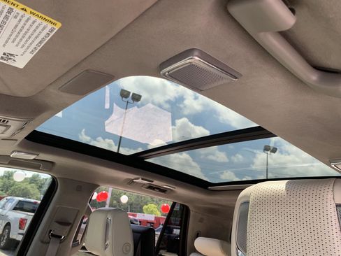 Used 2021 Cadillac Escalade Sport Platinum image 27