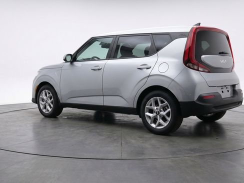 Used 2025 Kia Soul LX w/ LX Technology Package image 6