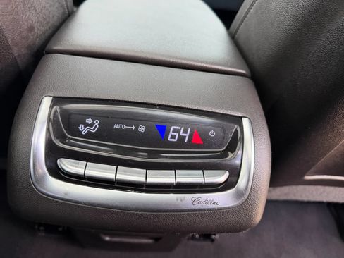 Used 2021 Cadillac XT6 Luxury AWD/4WD image 23