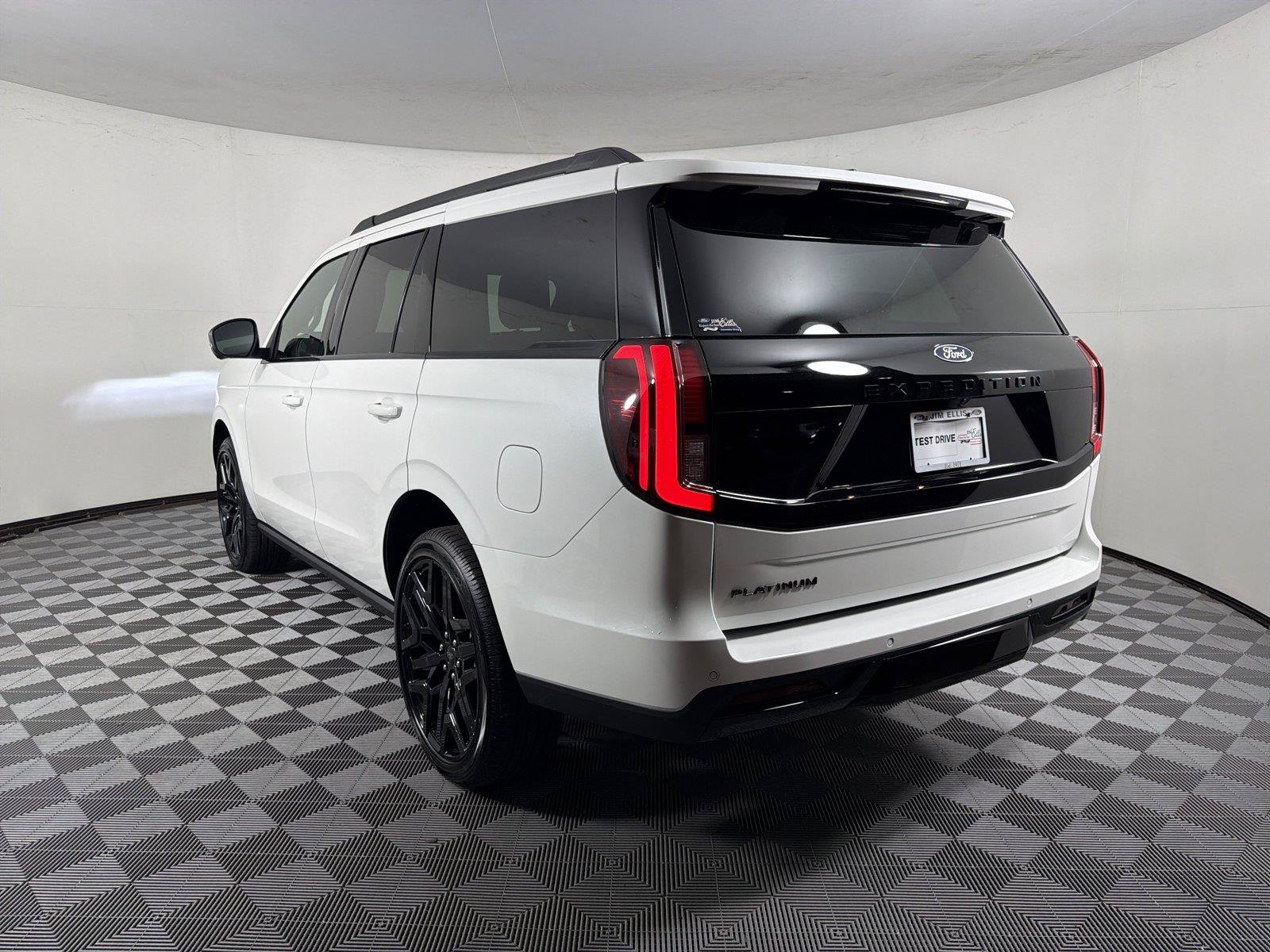 New 2027 Ford Expedition Platinum w/ Stealth Performance Package AWD/4WD image 5