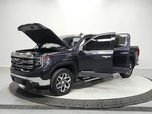 Used 2023 GMC Sierra 1500 SLT w/ SLT Premium Package AWD/4WD image 11