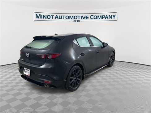 Used 2021 MAZDA MAZDA3 Hatchback w/Premium Plus Pkg image 8