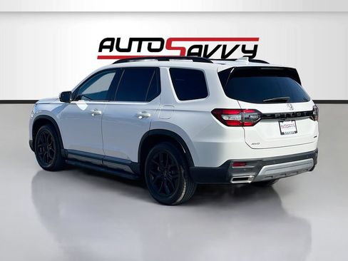 Used 2025 Honda Pilot Touring image 5