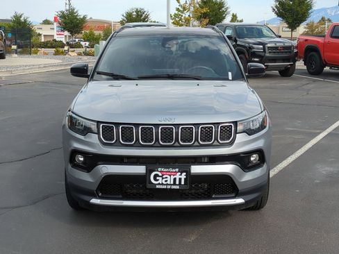 Used 2023 Jeep Compass Limited image 11