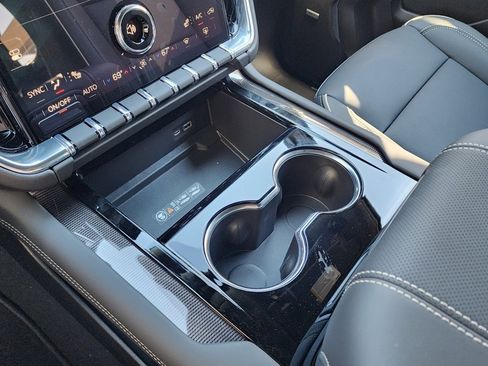 New 2026 GMC Yukon Elevation image 32