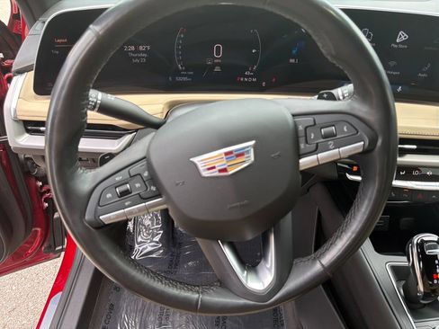 Used 2024 Cadillac XT4 Luxury w/ Cold Weather Package FWD image 16