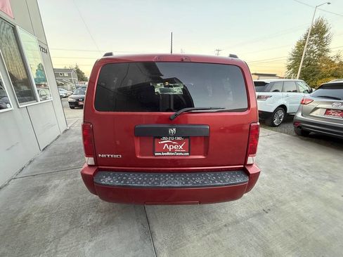 Used 2008 Dodge Nitro SXT image 6