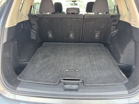 Used 2024 Nissan Rogue SV FWD image 5