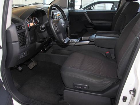 Used 2008 Nissan Titan SE AWD/4WD image 21