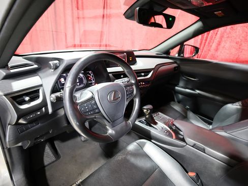 Used 2019 Lexus UX 250h w/ Premium Package image 12